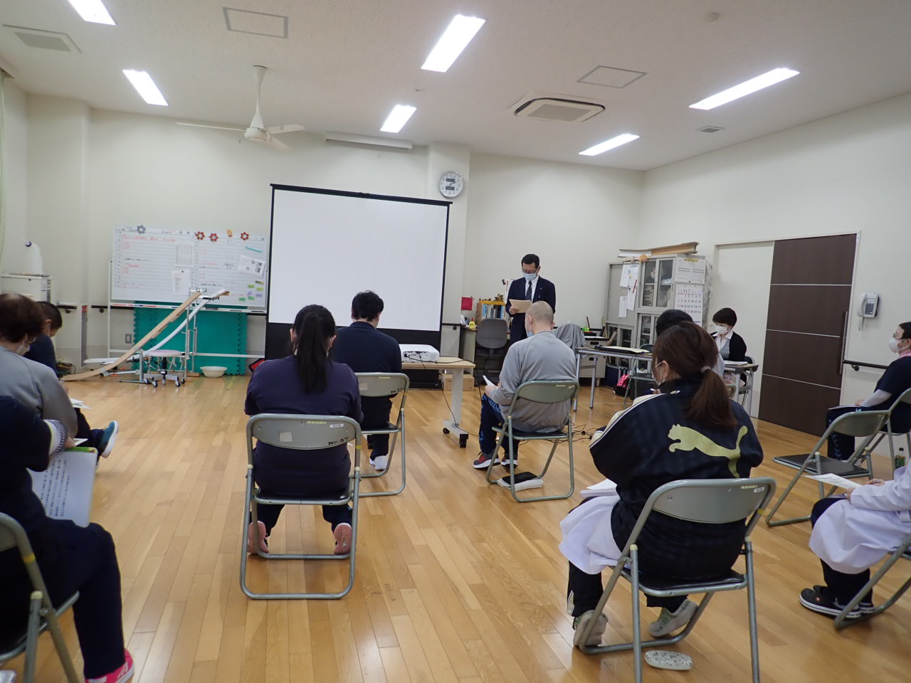 職員会議２.JPG