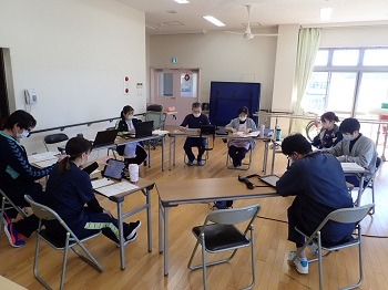４グループ会議.JPG