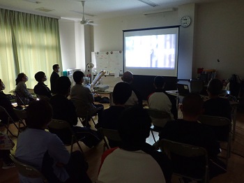 虐待防止研修（身体拘束） (5).JPG